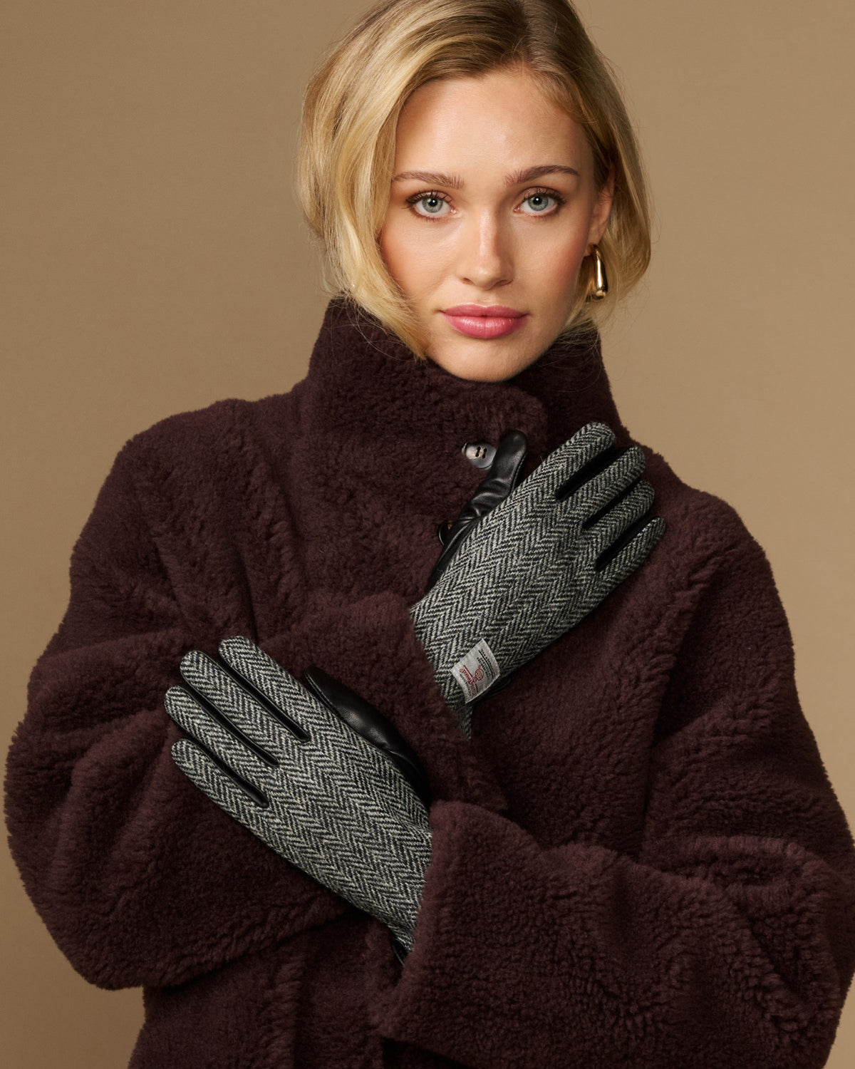 Women's herringbone tweed gloves with black leather palm and knit cuff