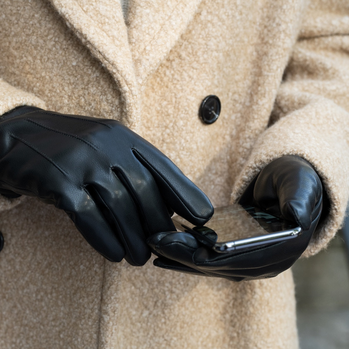 Musk - vegan leather gloves with fleece lining & touchscreen feature  - Schwartz & von Halen - US - 6